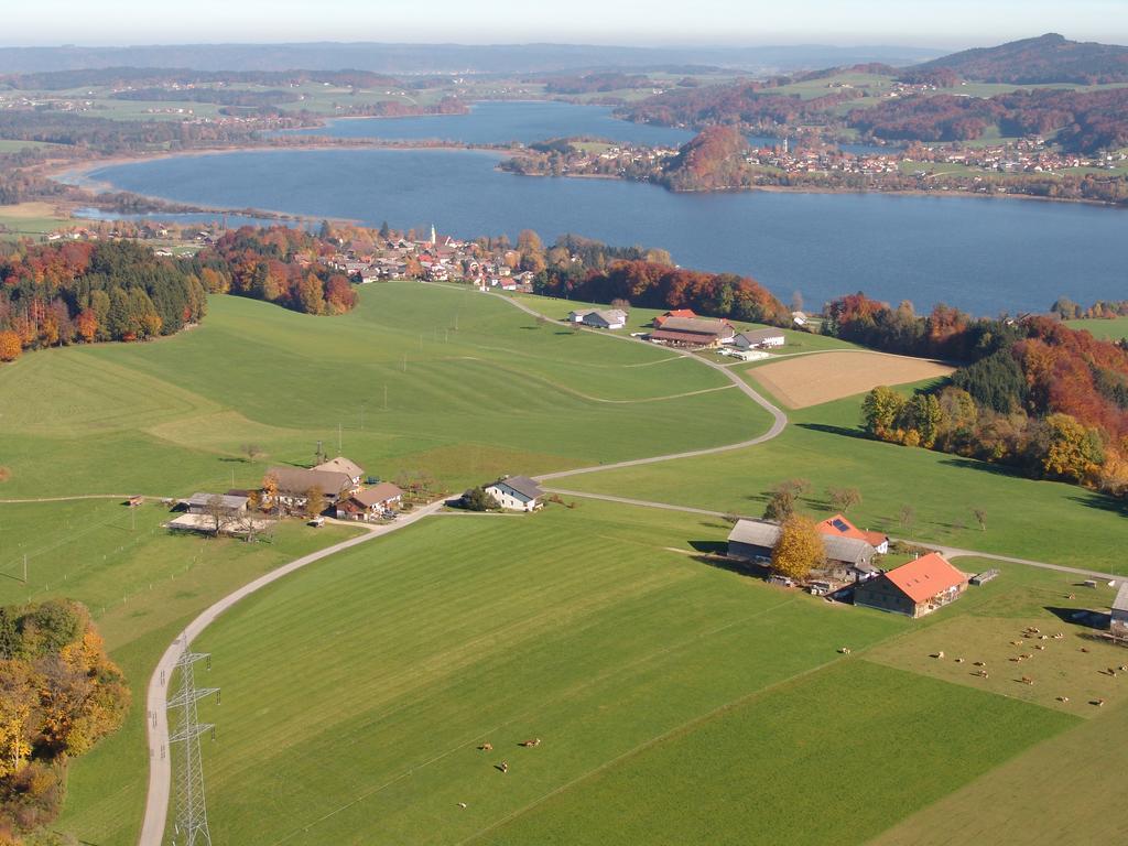 Baby- Und Kinderhof Aicherbauer Seeham Dış mekan fotoğraf